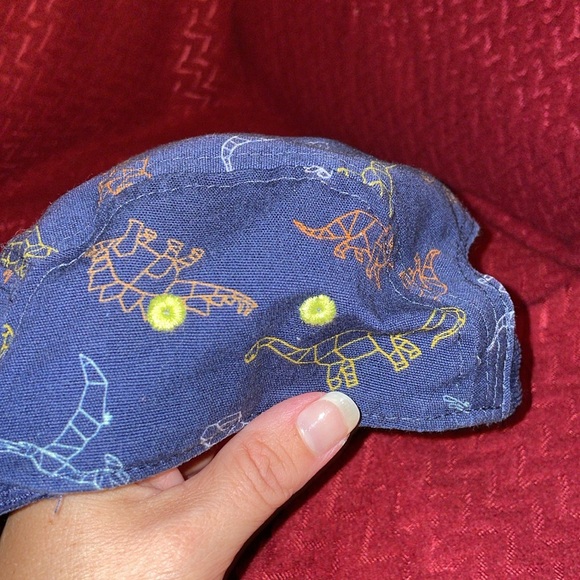 Toddler Dinosaur 🦕 Hat - Picture 9 of 10